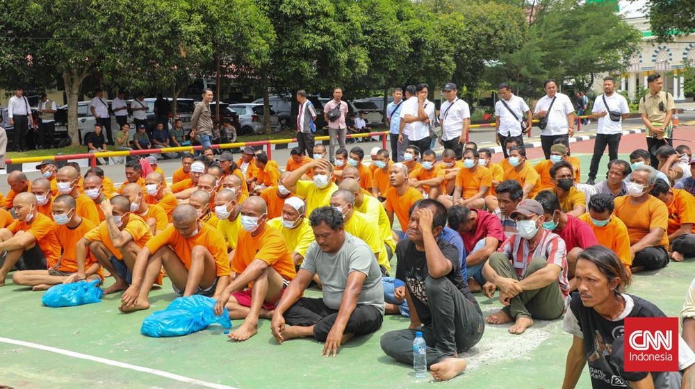 Serbuan Polisi! 1.130 Preman Bertopeng Ormas Ditangkap!