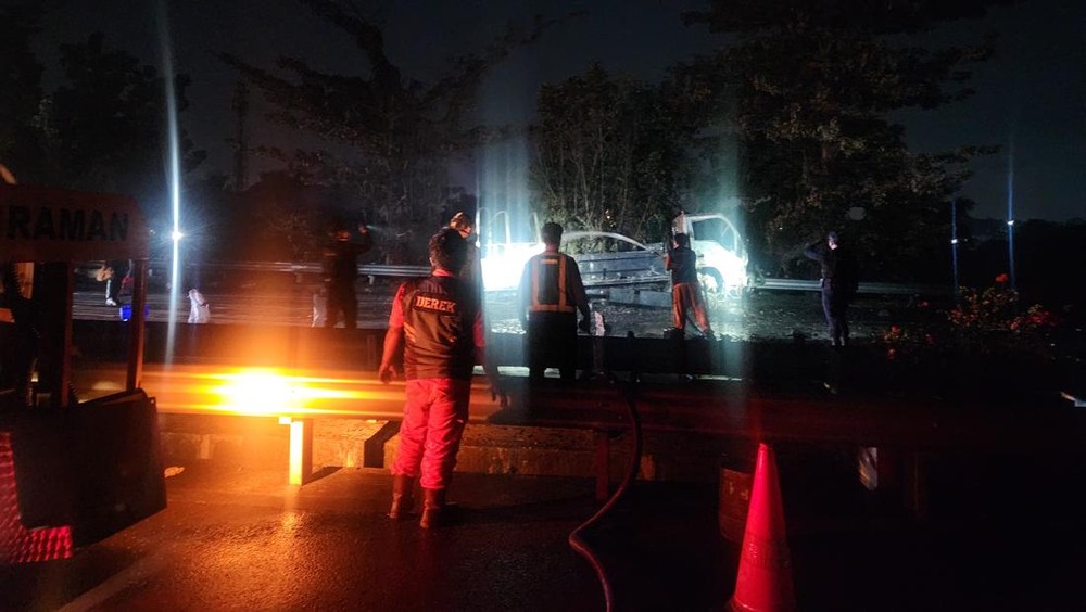 Ledakan Maut! Truk Amunisi TNI AD Terbakar