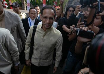 Mantan Menteri Nadiem Terseret Dua Kasus Korupsi: Beda Nasib di KPK dan Kejagung!