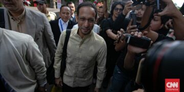 Mantan Menteri Nadiem Terseret Dua Kasus Korupsi: Beda Nasib di KPK dan Kejagung!